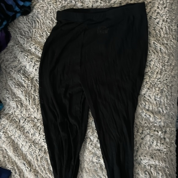 **NEVER WORN** womens fashion black two piece mesh pants set size medium - Picture 4 of 4